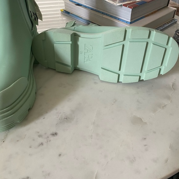 ✨NWT✨ Zara Rubberized Ankle Boot - Picture 7 of 7